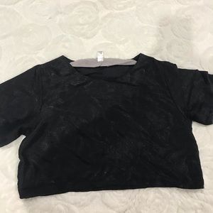 Black cropped shirt